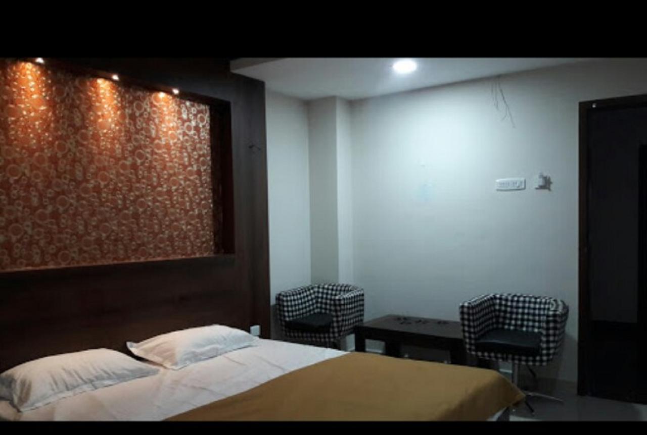 Hotel Gowri Sankar Ambāsamudram Zewnętrze zdjęcie