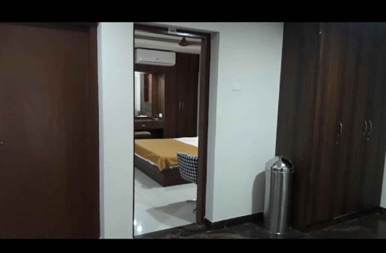 Hotel Gowri Sankar Ambāsamudram Zewnętrze zdjęcie