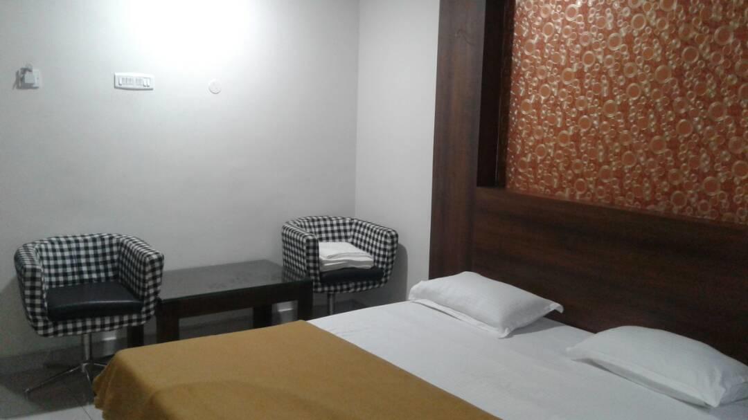 Hotel Gowri Sankar Ambāsamudram Zewnętrze zdjęcie