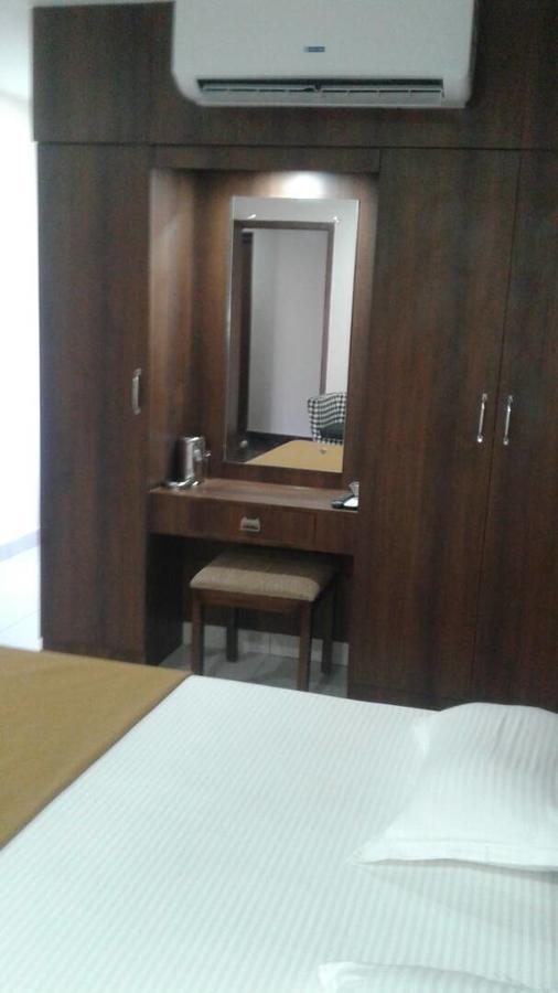 Hotel Gowri Sankar Ambāsamudram Zewnętrze zdjęcie