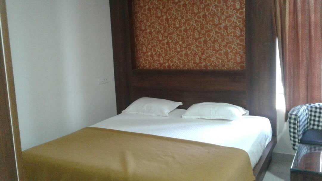 Hotel Gowri Sankar Ambāsamudram Zewnętrze zdjęcie